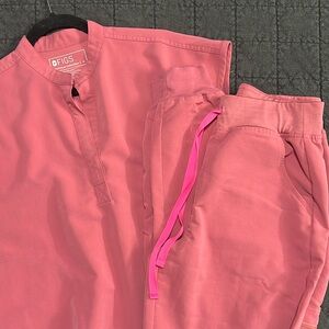 Figs scrub set